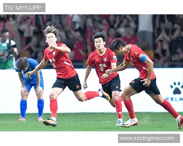 足球巨星痛失挚友 悲伤瞬间引发球迷深切共鸣